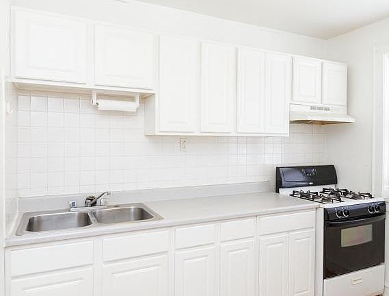 2nd image of 2638 W Summerdale Ave APT 2N