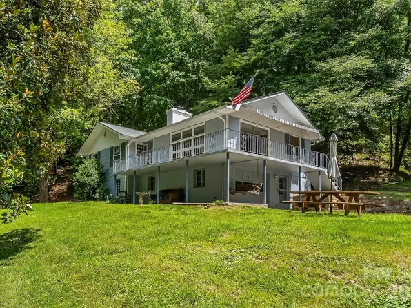 98 Limberlost Dr, Hendersonville, NC 28739