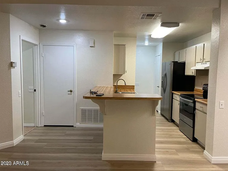 2035 S Elm St #117 — Photo 5