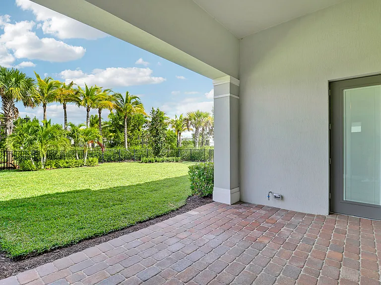 10815 Stellar Cir — Photo 24