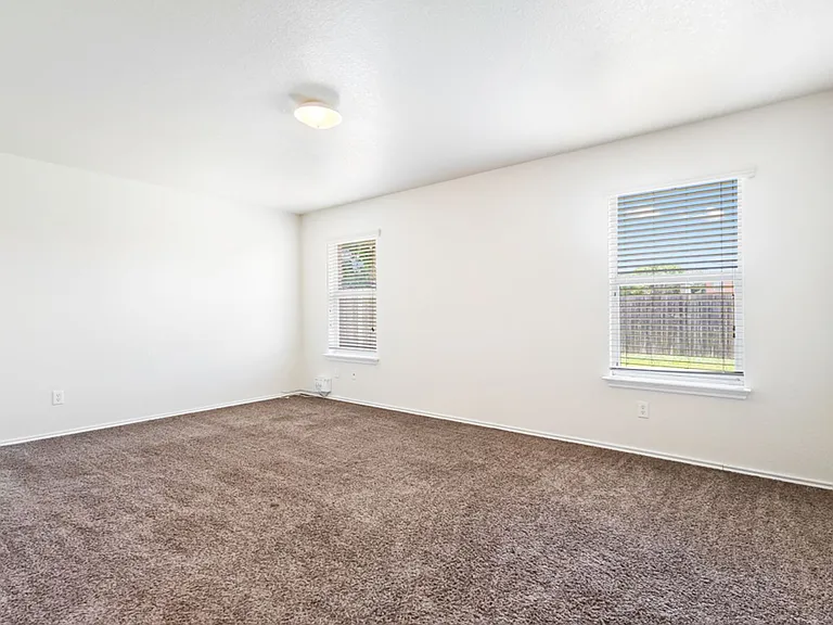 9719 Crescent Moon — Photo 11
