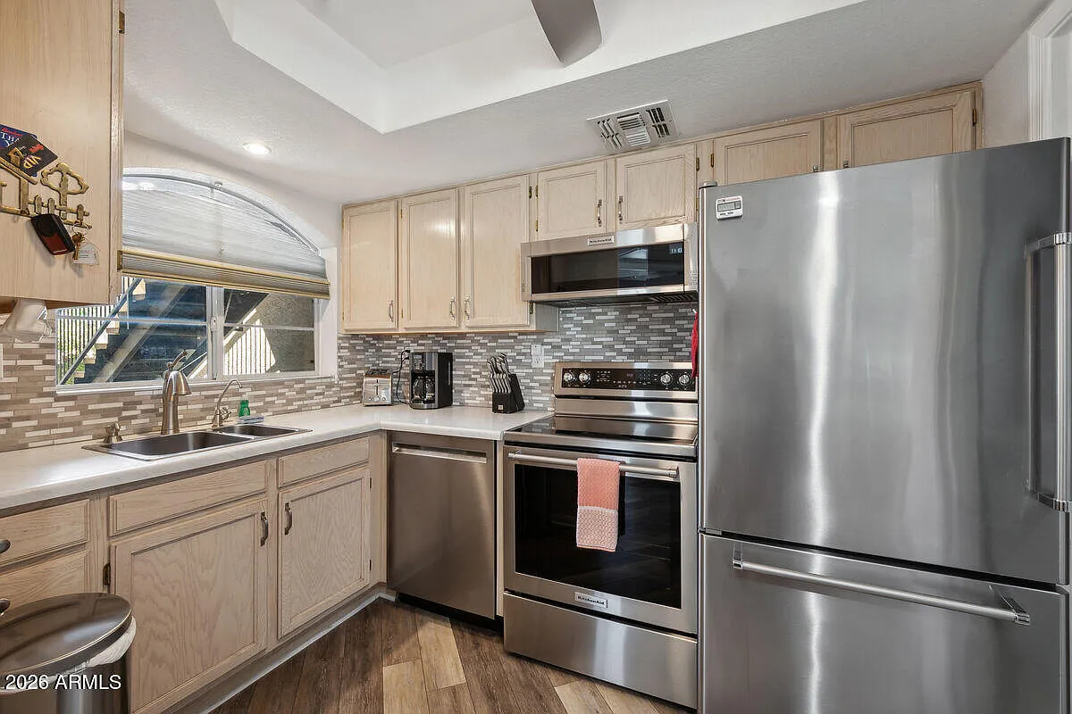 2 bed, 2.0 bath, 953 sqft, $2,800 — Photo 1
