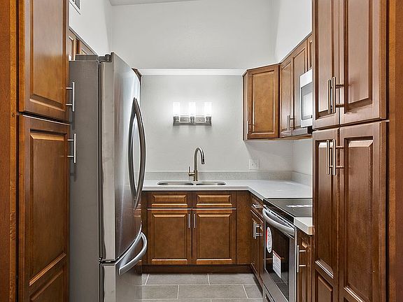 4th image of 1744 E Elton Ave