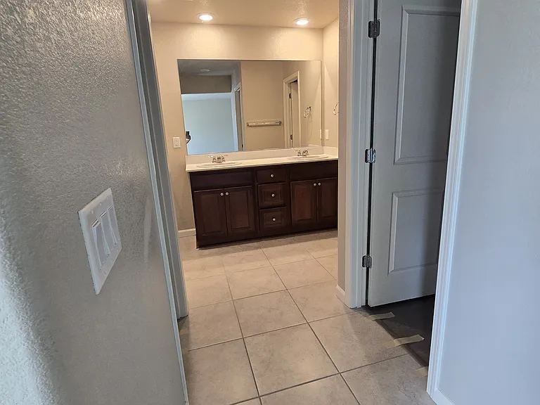8955 Wolf River Dr — Photo 16