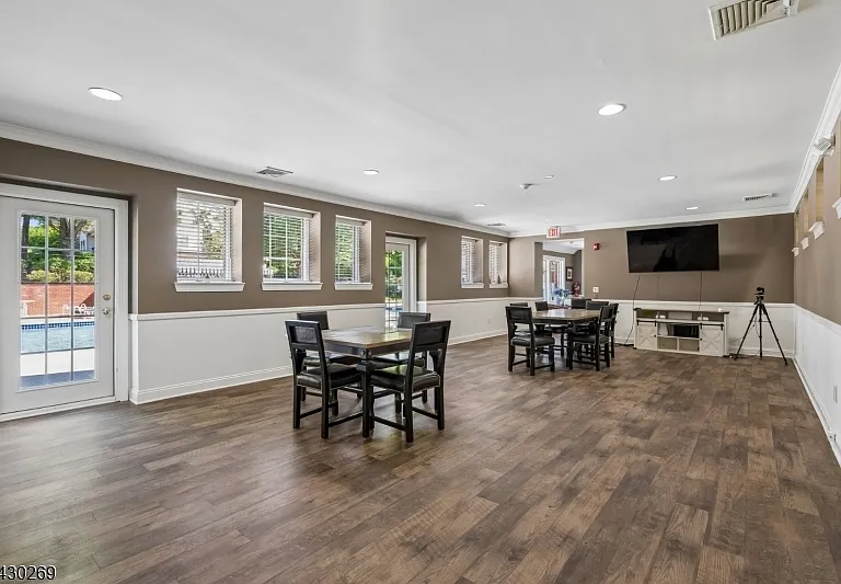8 Morgan Ct — Photo 26
