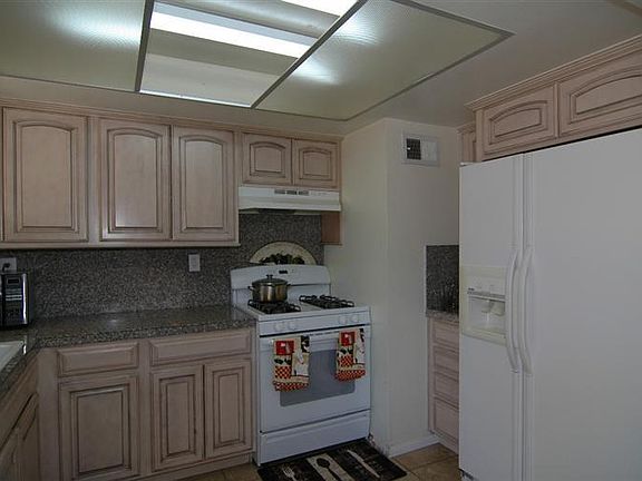 4th image of 13642 Cypress Ave