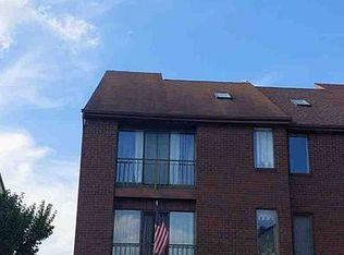 9492 Convent Ln #A, Philadelphia, PA 19114