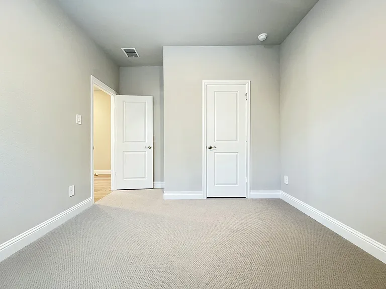 3713 Canyon Dr — Photo 16