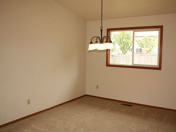 3rd image of 6823 69th Pl NE