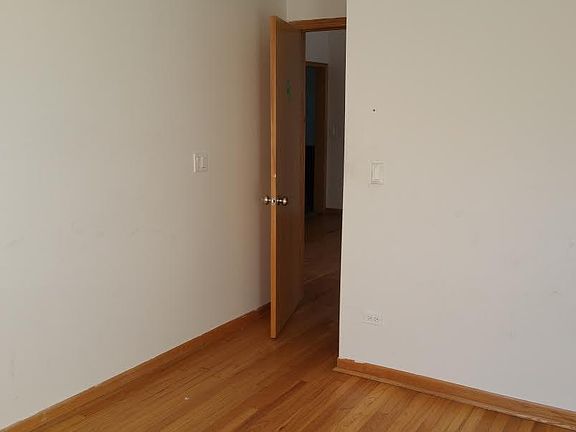 3rd image of 2500 W Diversey Ave #3