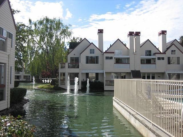 Unit on bottom shown in picture just behind water fountains