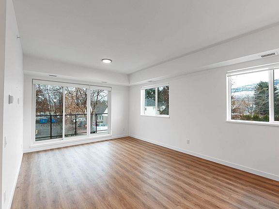 5th image of 615 Rutland Rd N #203
