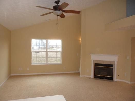 5th image of 52 Ellington Commons Ln