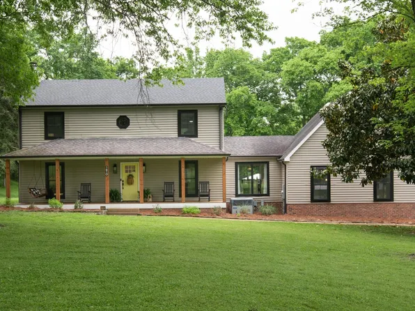 1610 Anderson Rd, Hendersonville, TN 37075