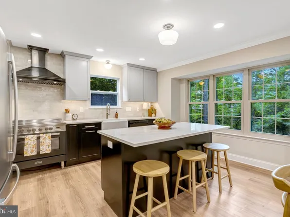7373 Silver Pine Dr, Springfield, VA 22153
