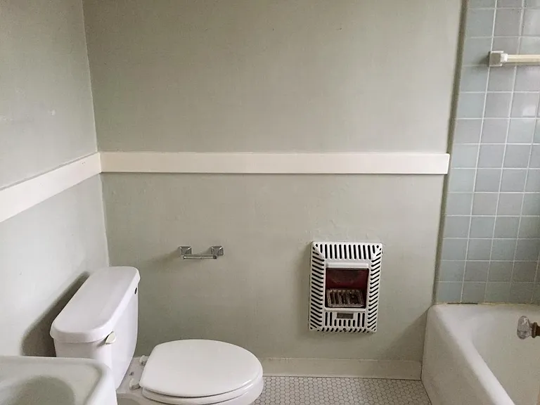 2517 Grove Cir — Photo 2