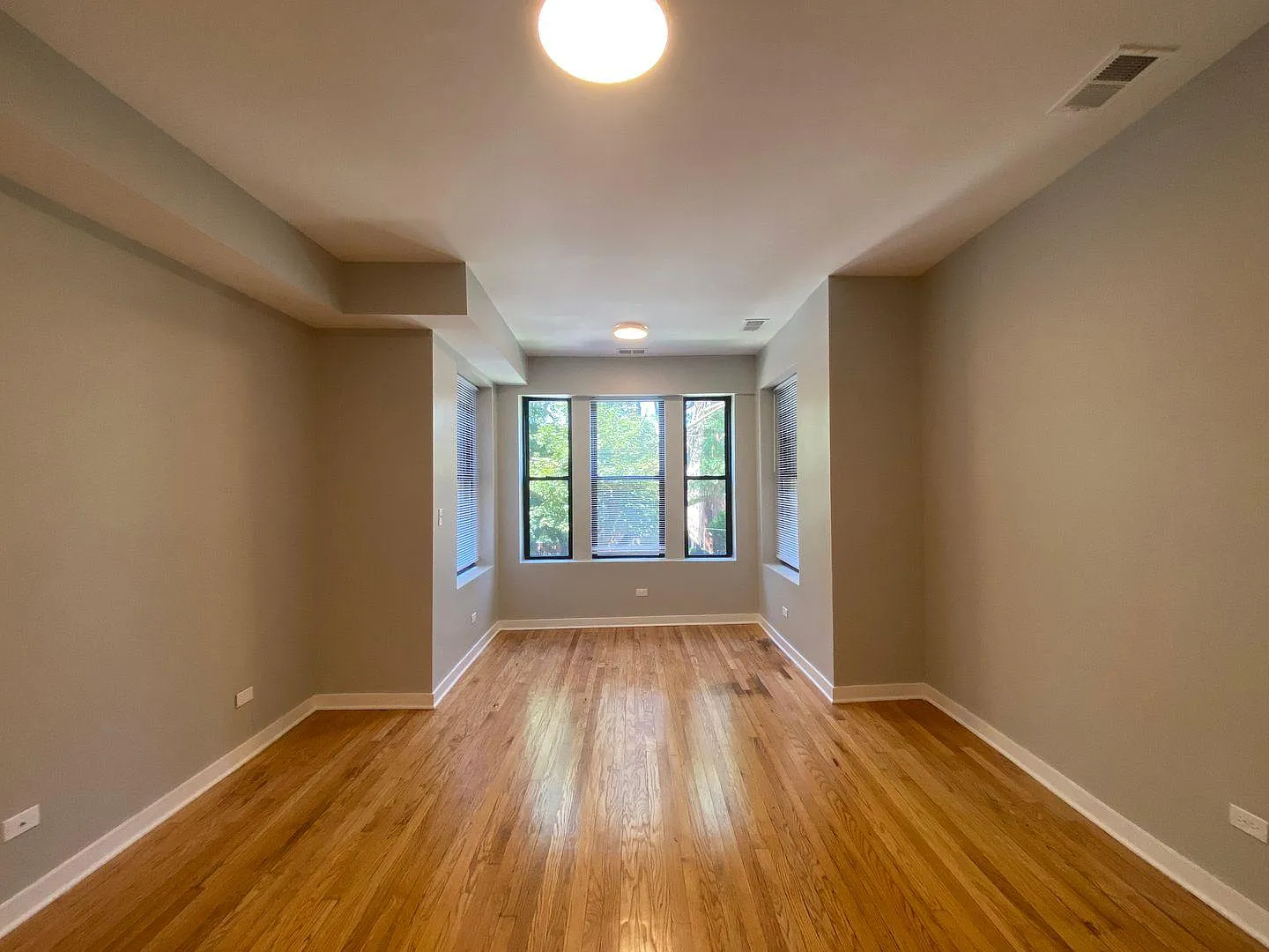 1745 W Wallen Ave — Photo 4