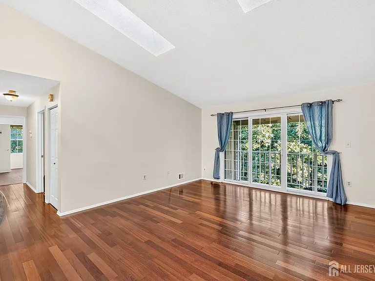 4006 Crawford Ct — Photo 3