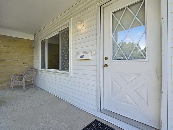 5th image of 6118 Aragon Dr