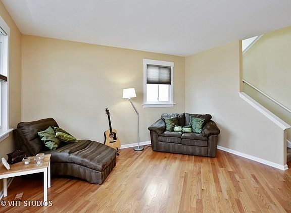 2nd image of 2393 N Quaker Hollow Ln