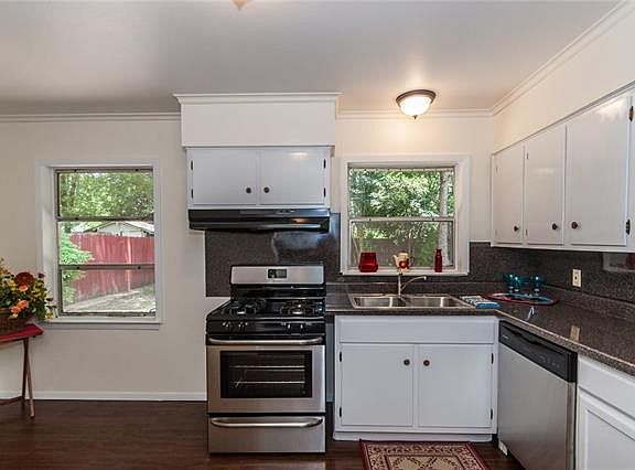 4th image of 13430 Glenside Dr