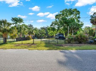 6220 Island Dr, Weeki Wachee, FL 34607