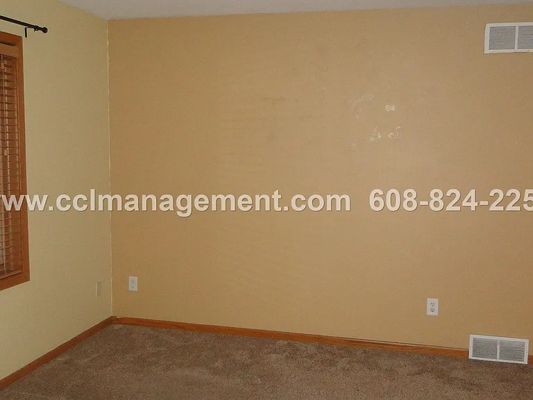 1241 Gas Light Dr — Photo 2