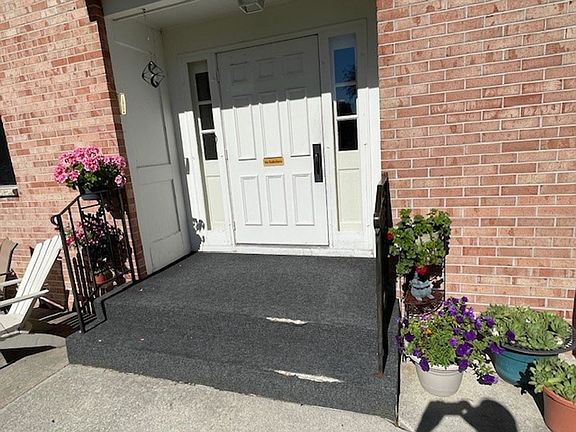 4th image of 1700 Jackson St #6