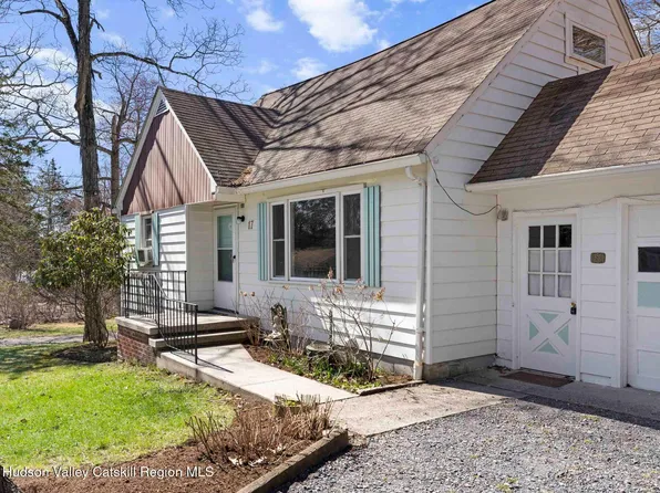 17 Hickory Lane, Glenford, NY 12433