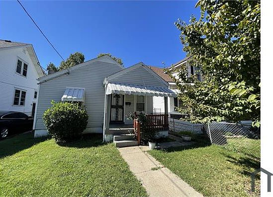 1st image of 102 S 38th St