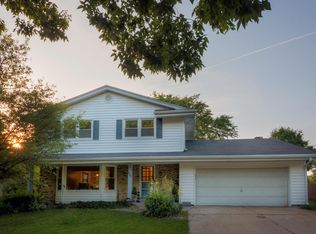 808 S Comanche Ln, Waukesha, WI 53188