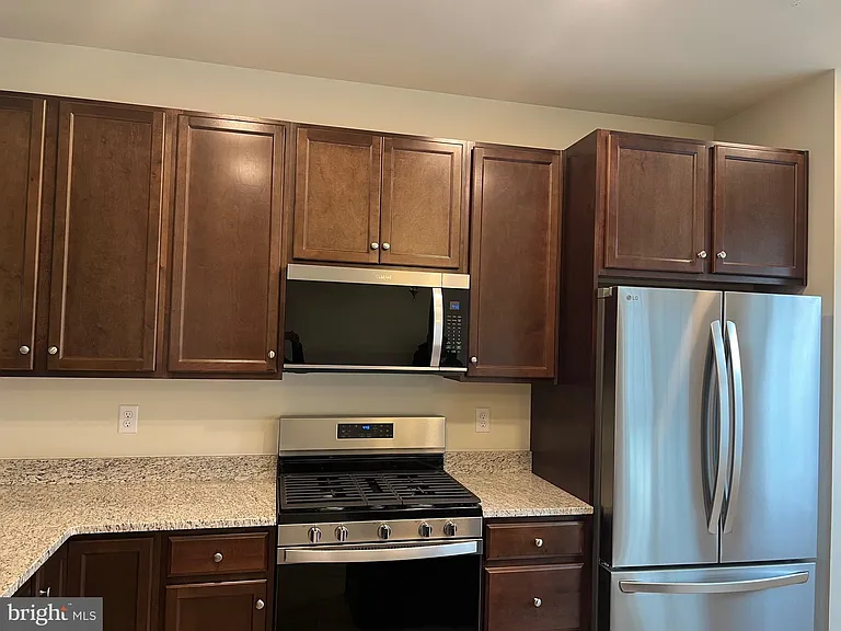 116 Waywood Dr — Photo 5