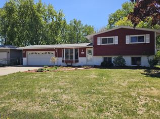 748 82nd Ave NE, Spring Lake Park, MN 55432
