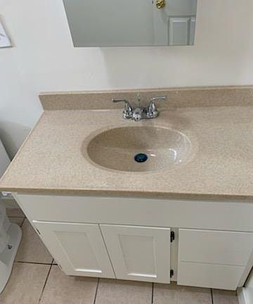 3rd image of 715 N Gulf Ave #715