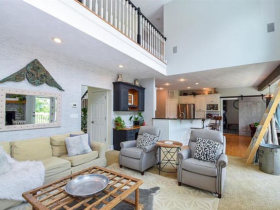 5th image of 8127 Vista Forest Dr