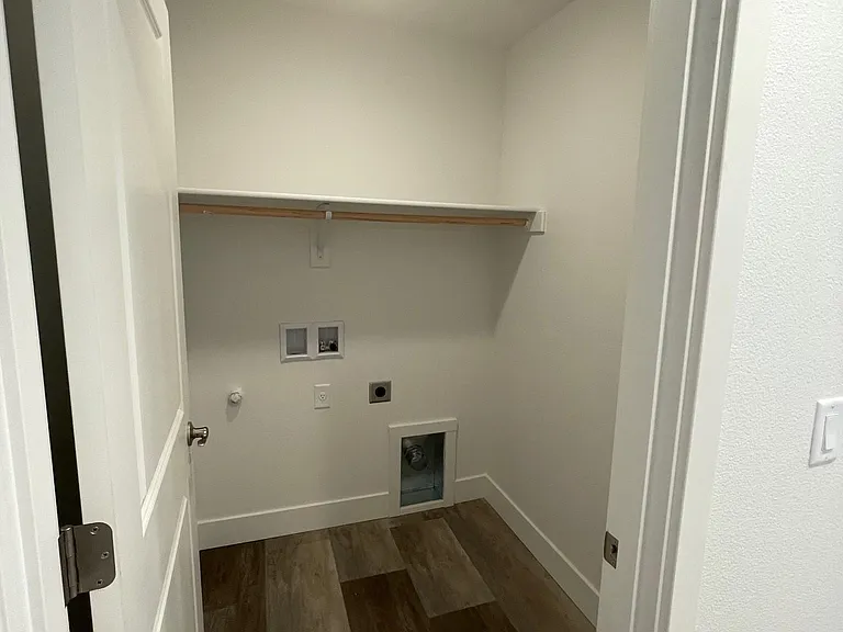 2552 Brackenfern Rd — Photo 15