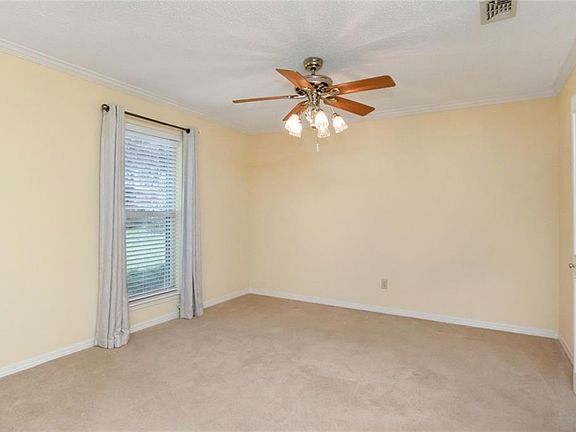 5th image of 6133 Lindholm Dr