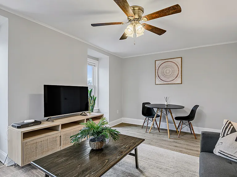 1821 N 2nd St #3 — Photo 9