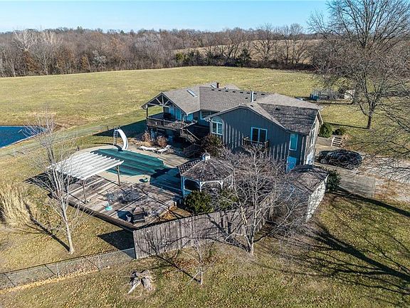 2nd image of 10921 City Lake Dr