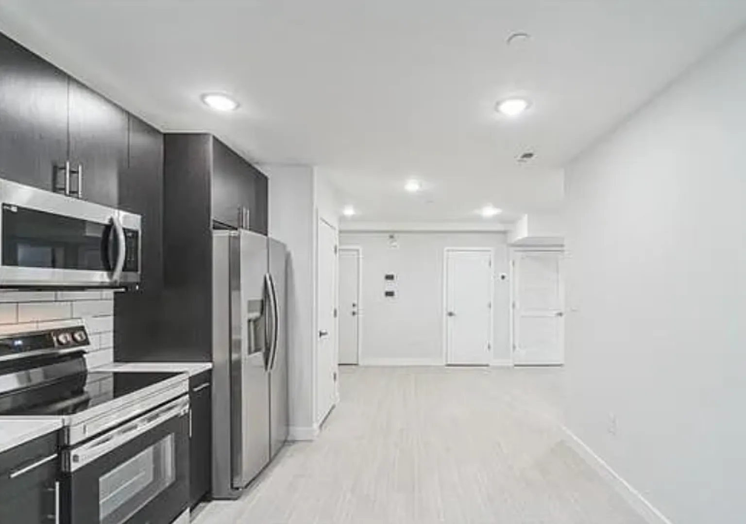 2413 N 7th St — Photo 2
