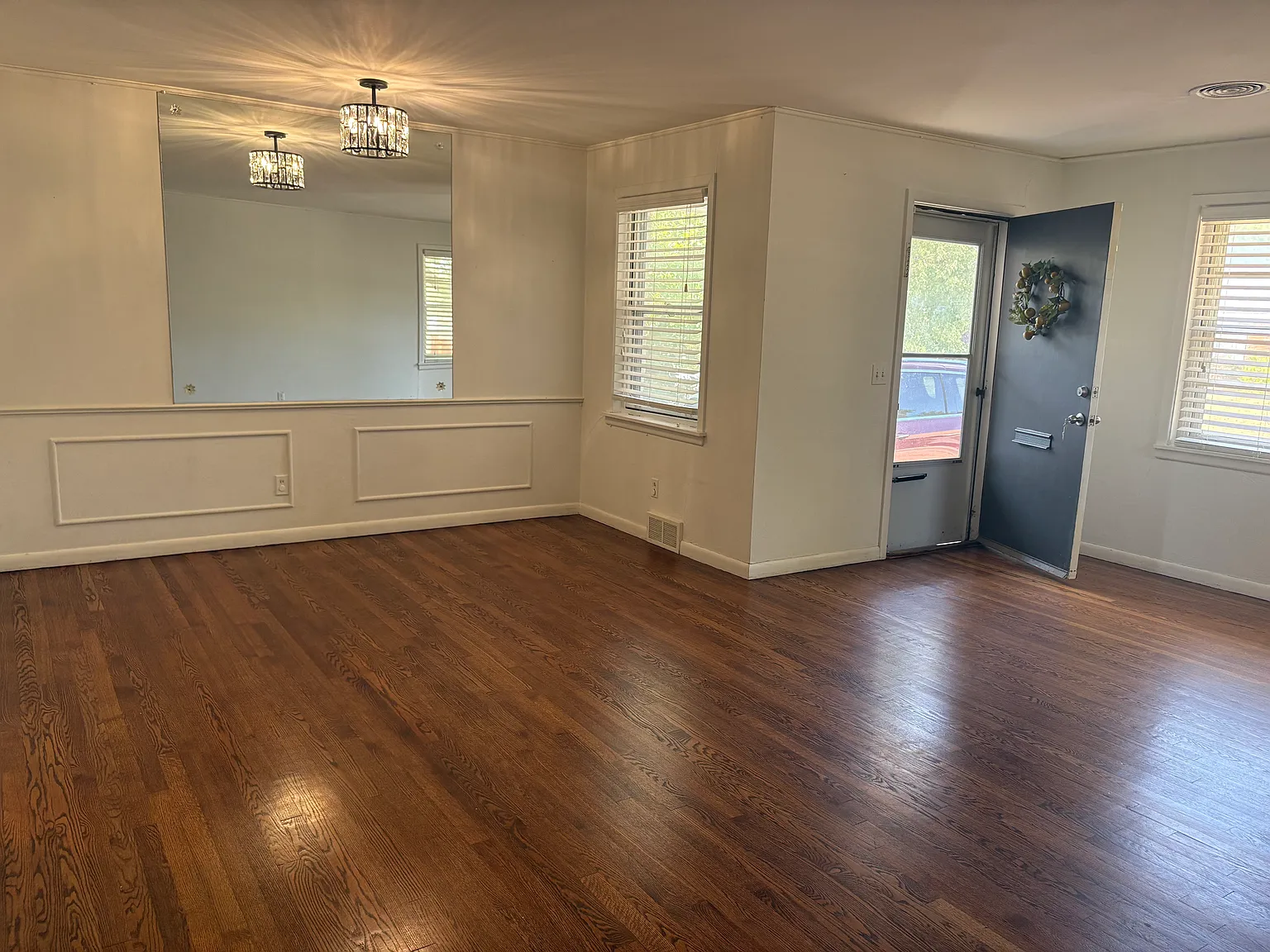 3 bed, 1124 sqft, $1,450 — Photo 2