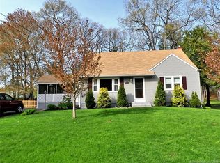 14 Debra St, Enfield, CT 06082