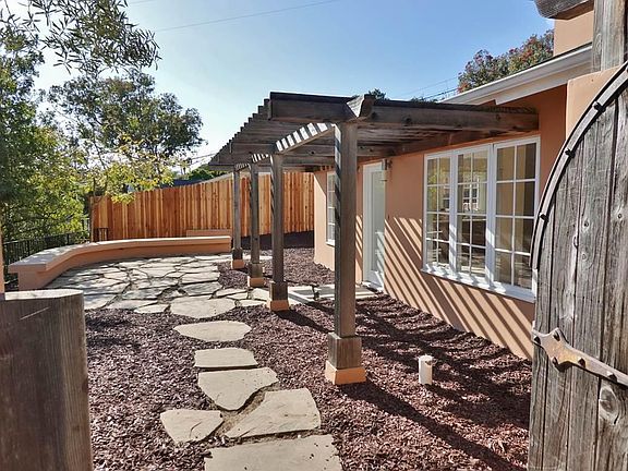 4th image of 1324 Kenwood Rd