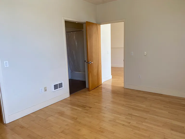 1630 California Street — Photo 13