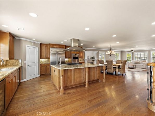 18452 Carnaby Ln, Huntington Beach — photo 1