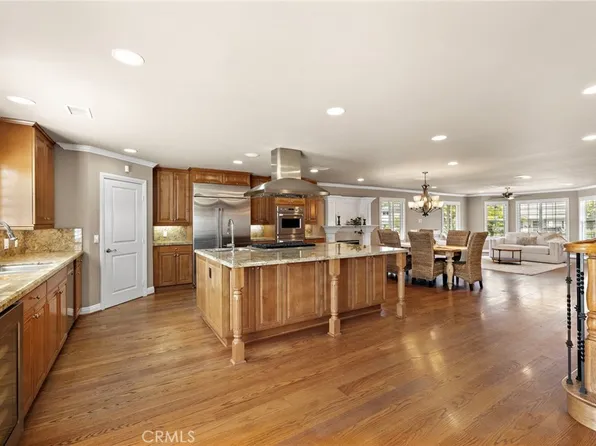 18452 Carnaby Ln, Huntington Beach, CA 92648