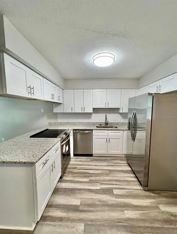 2 bed, 1.0 bath, 845 sqft, $2,000 — Photo 3