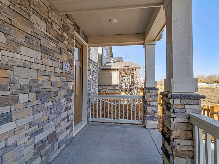 827 N Quatar St — Photo 3