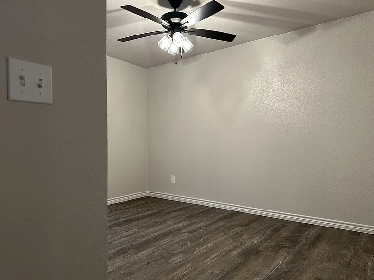 5106 White Rose Dr — Photo 4