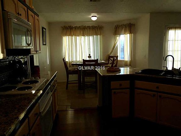 4th image of 671 E Deerskin St